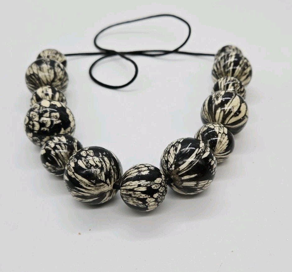 Vintage Joan Rivers Snakeskin Design Beads on Leather cord AS IS