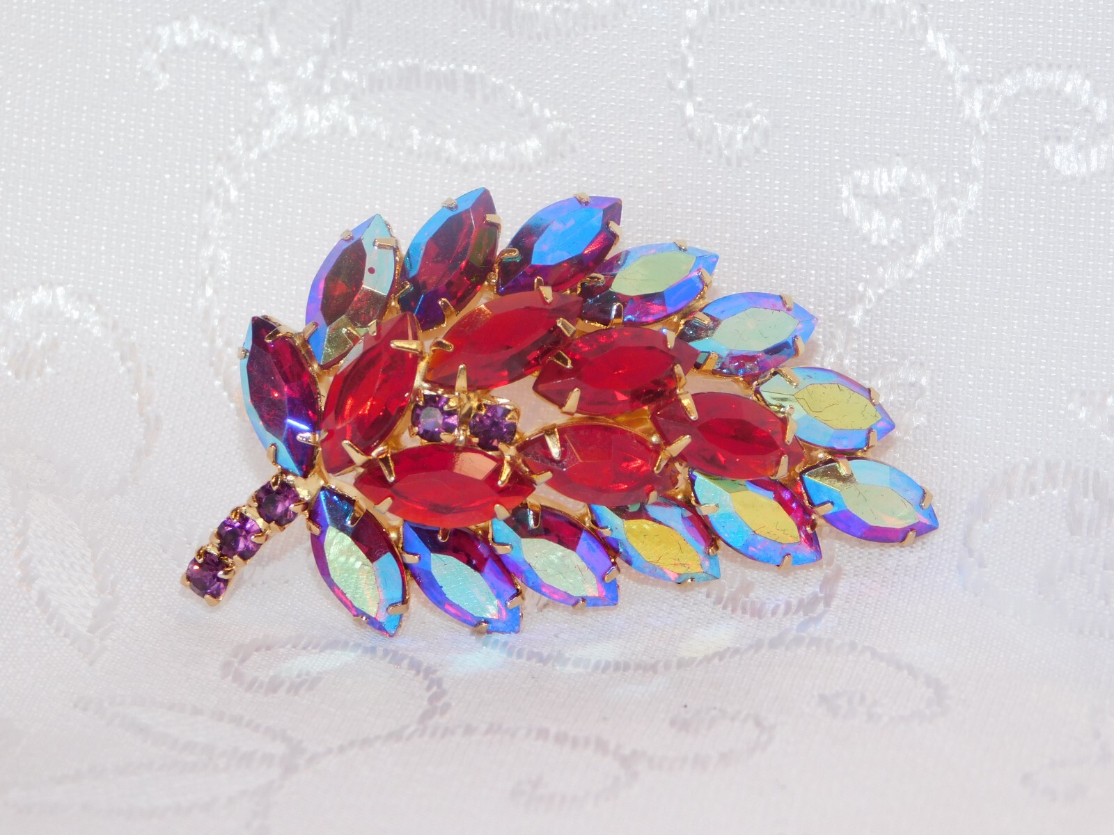 VINTAGE RED IRIDESCENT BROOCH