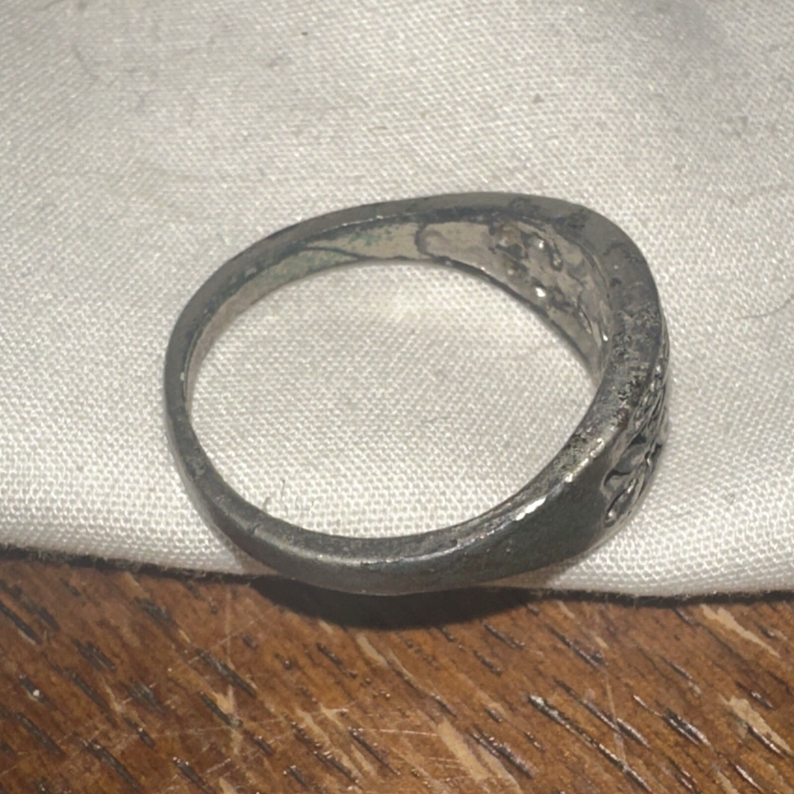 Vintage Ring. Not Magnetic Metal With Intricate Designs Check Description