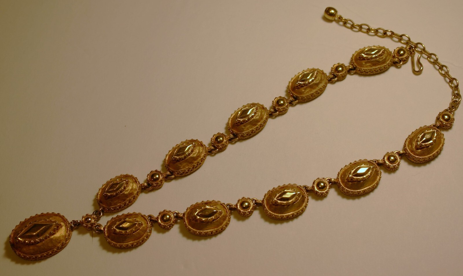 Vintage Hattie Carnegie Signed Gold Tone Collar Necklace