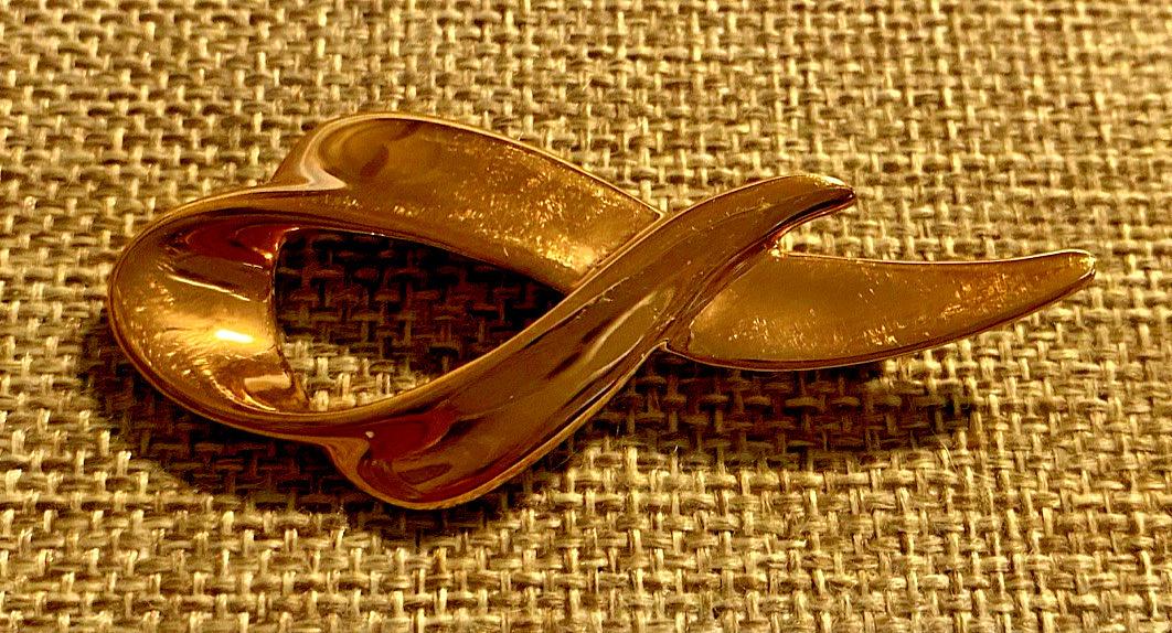 Vintage Brooch Pin Lot of 4 Gold Tone Swirl, Ribbon, Faux Pearl, Oval Teardrop