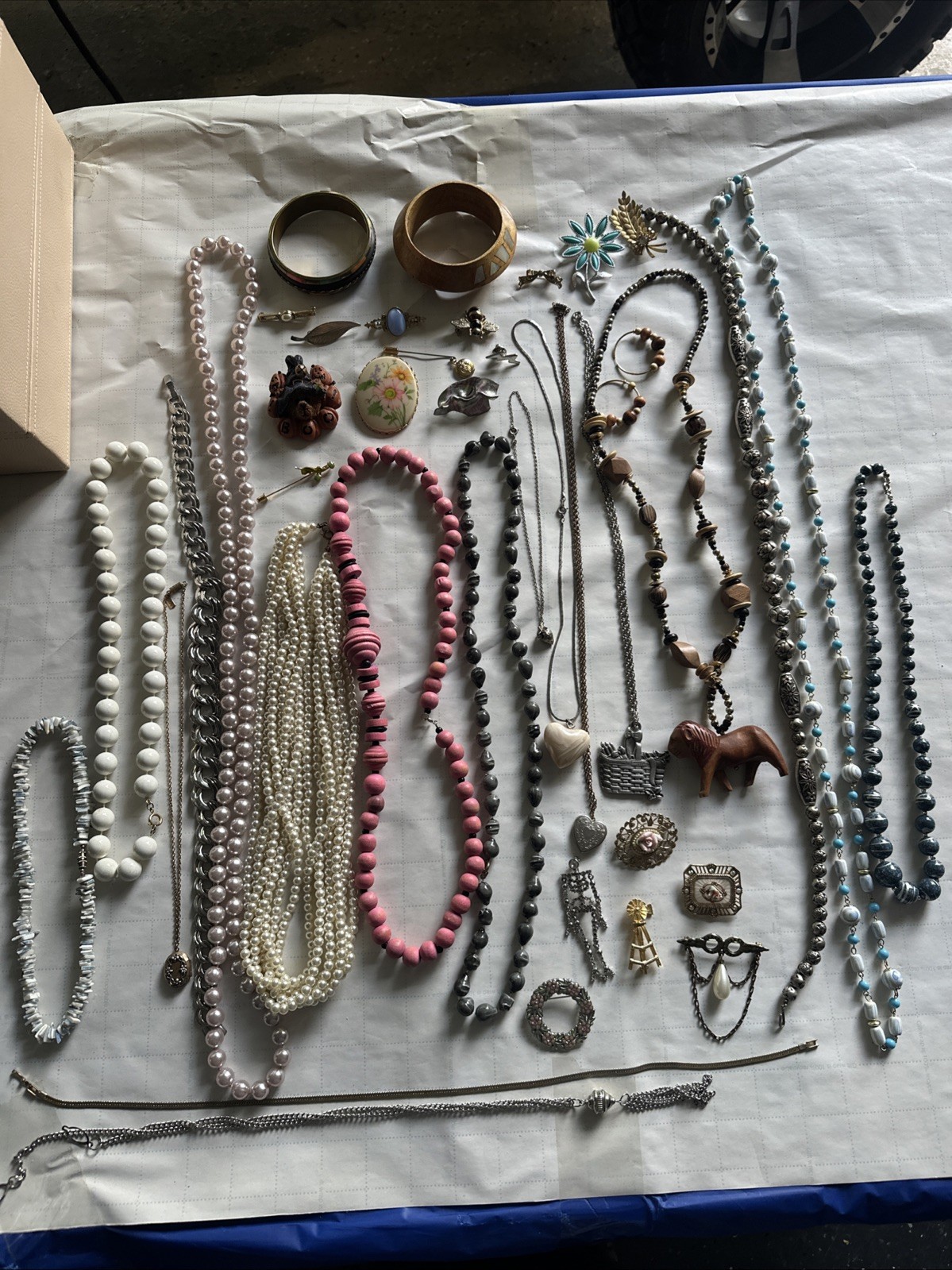 Lot Of Vintage Jewelry Mix Signed Unsigned Mix