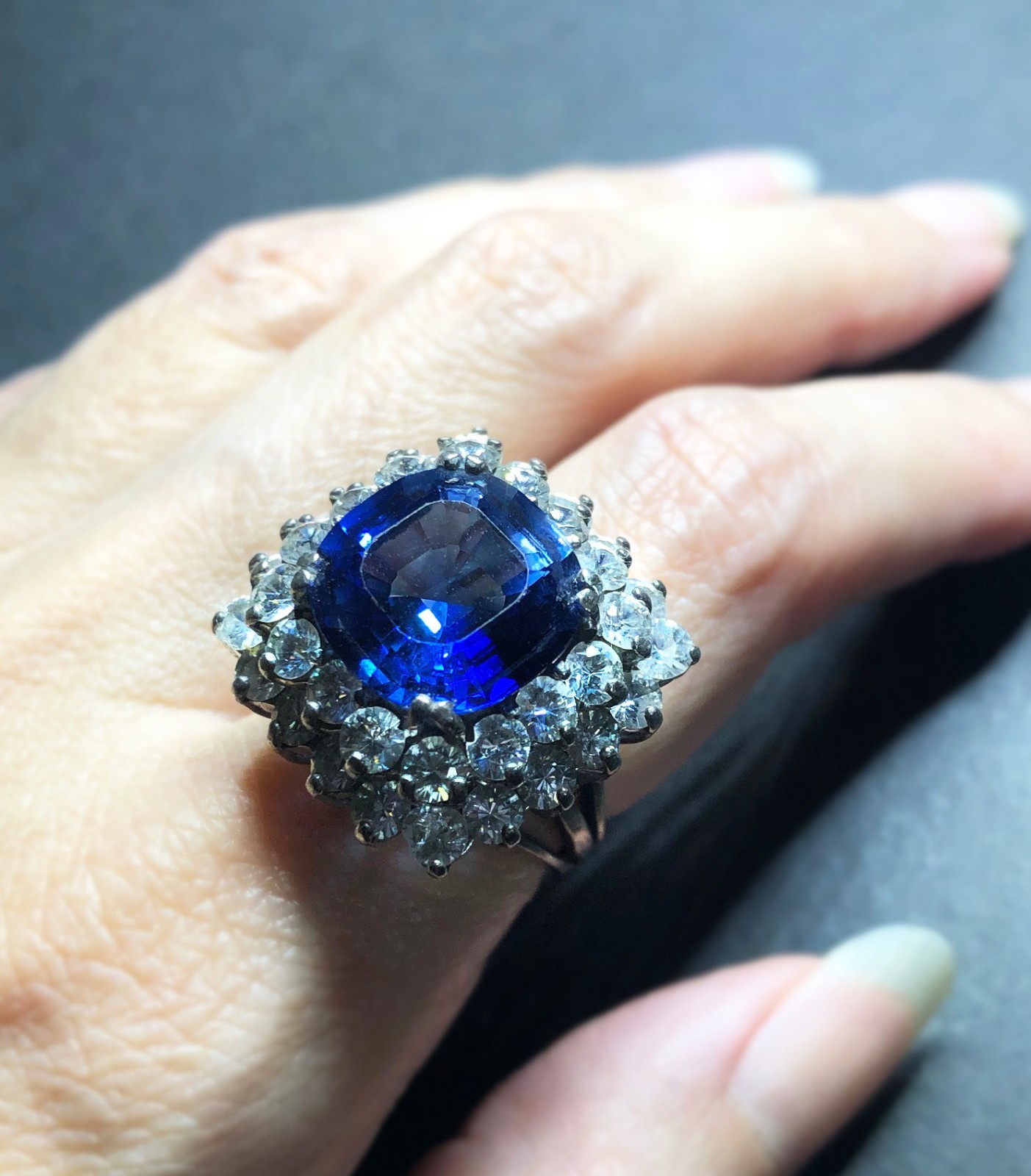 Vtg STATEMENT! 10ct Cornflower-Blue SAPPHIRE & DIAMOND QUARTZ Halo Sterling Ring