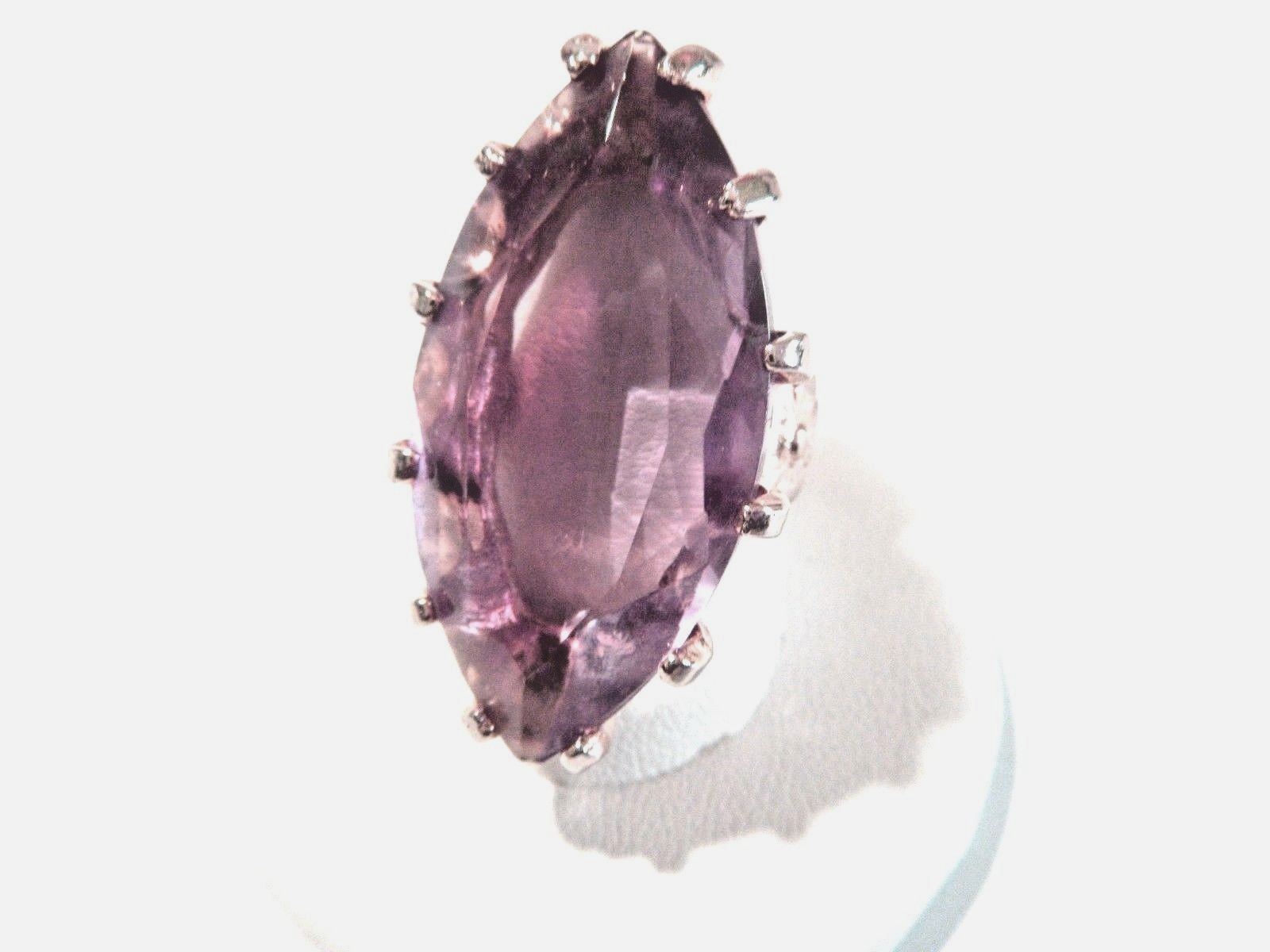 VERY LARGE ACRYLIC LIGHT PURPLE RING GOLD TONE ROSES ADJUSTABLE