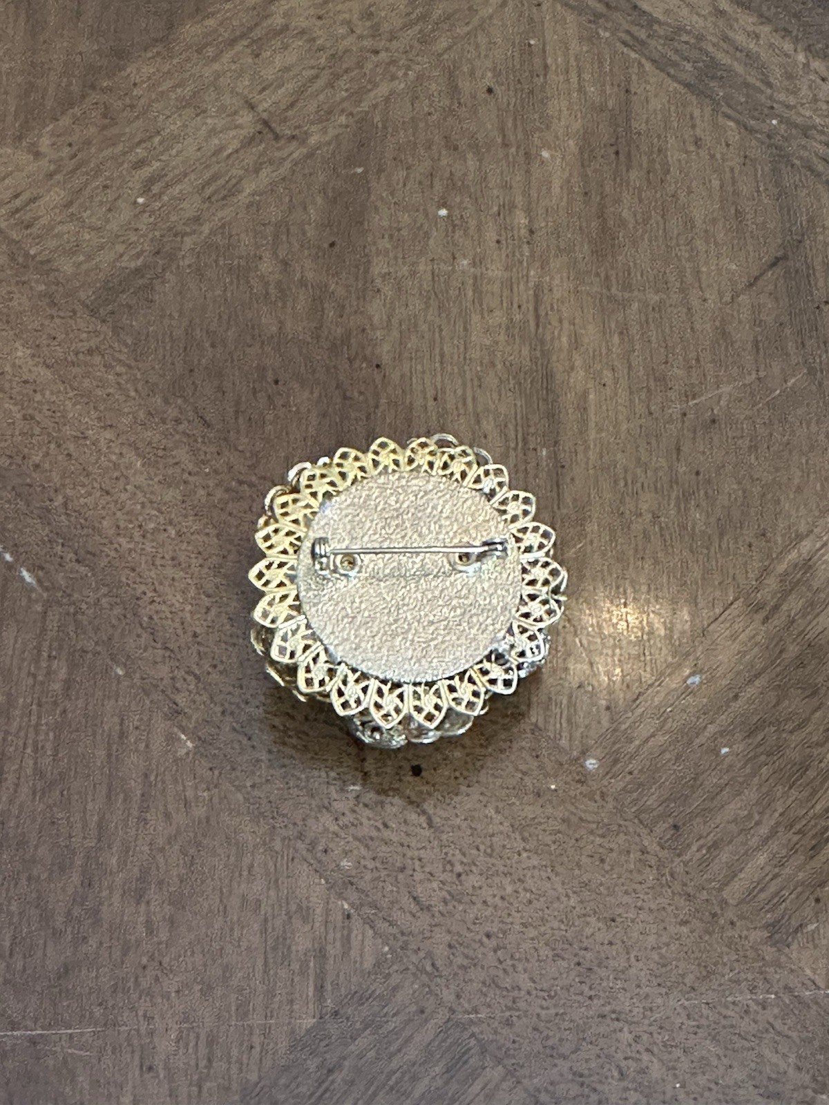 Vintage Mid-Century Round Floral Cluster Brooch Gold Tone Filigree Nice!