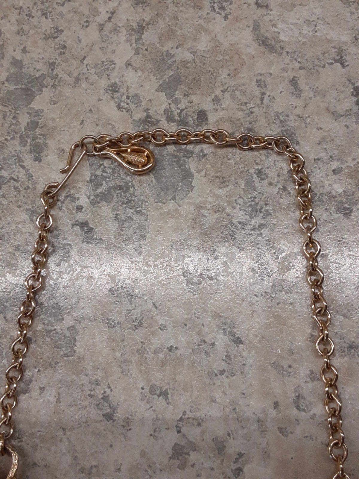 Vintage Goldtone Leaf Adjustable Length Necklace 16.5″