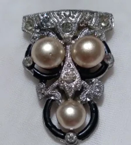 New England Glass Works Dress/Fur Clip