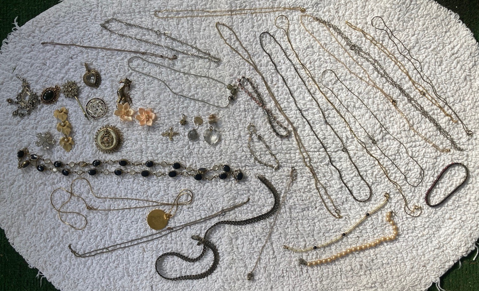 Vintage Estate Costume Jewelry Lot Signed MONET Pendant Cat Brooch Pearl Glass