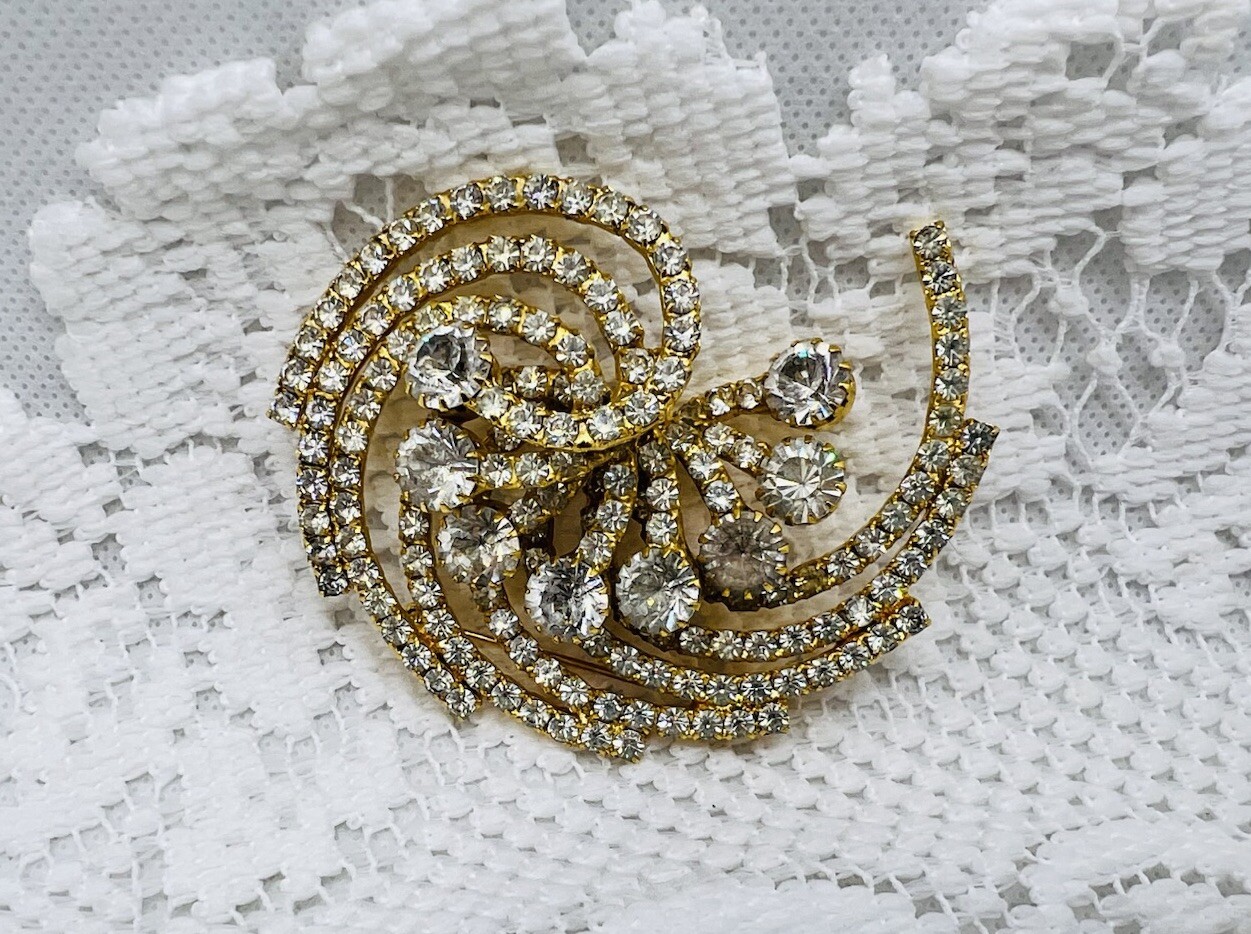 Brooch Vintage Dimensional Spiral Clear Glass Rhinestone Gold Tone MCM 1950’s