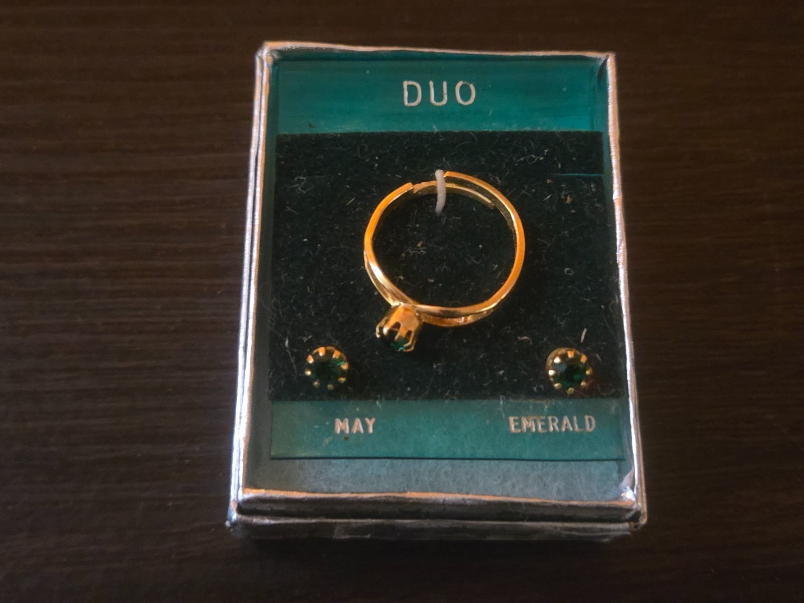 Vintage May Emerald Birthstone Jewelry Set Ring Earrings Duo Gold Tone NOS