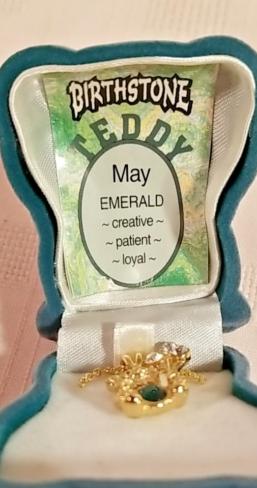 Vintage Goldtone Teddy Bear Pendant Necklace May / Emerald 17″