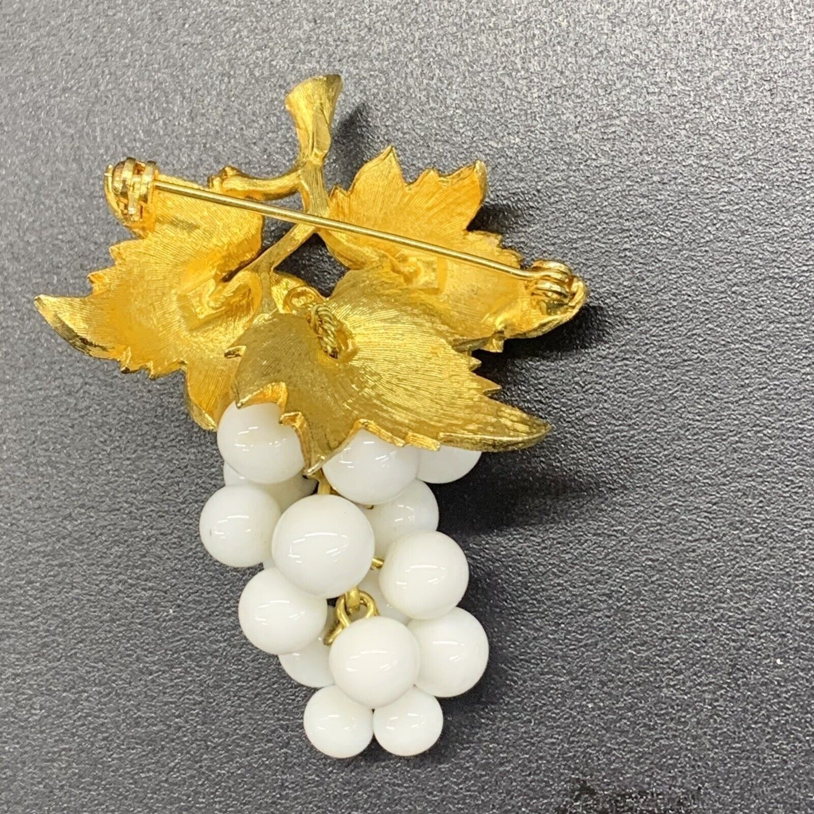 Vintage Brooch Grapes Dangling Drop Gold Tone White Beaded Estate 2” Grape