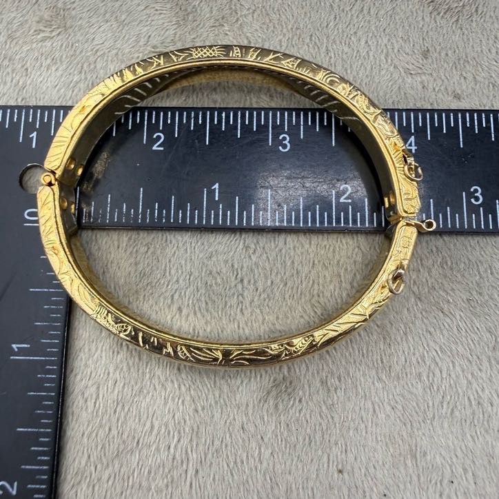 Vintage Bangle Bracelet Gold Tone Embossed Hinged No Safety 6.5”