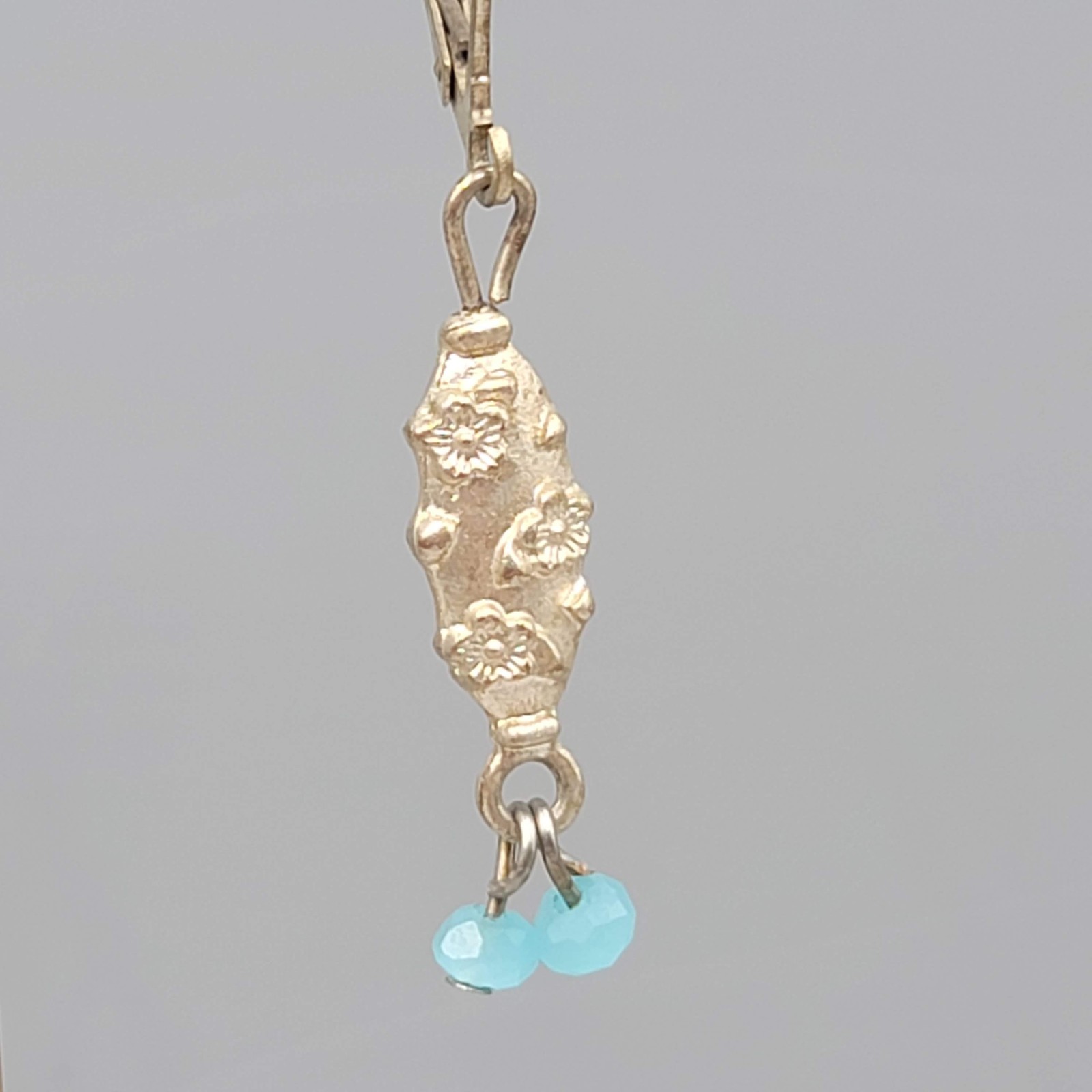 Vintage Blue Crystal Pierced Earrings Silver tone Embossed Dangle 1.25″
