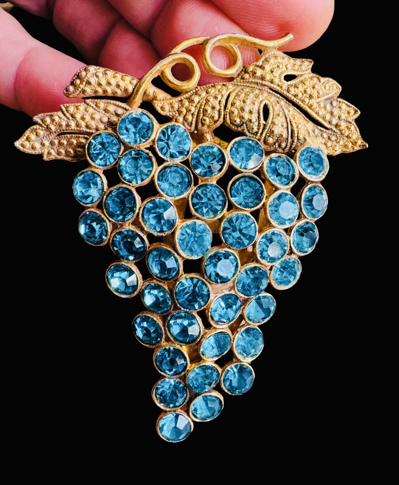 Vintage Aqua Blue Rhinestone Gold Tone Bunch Of Grapes Dress Clip Pot Metal Deco
