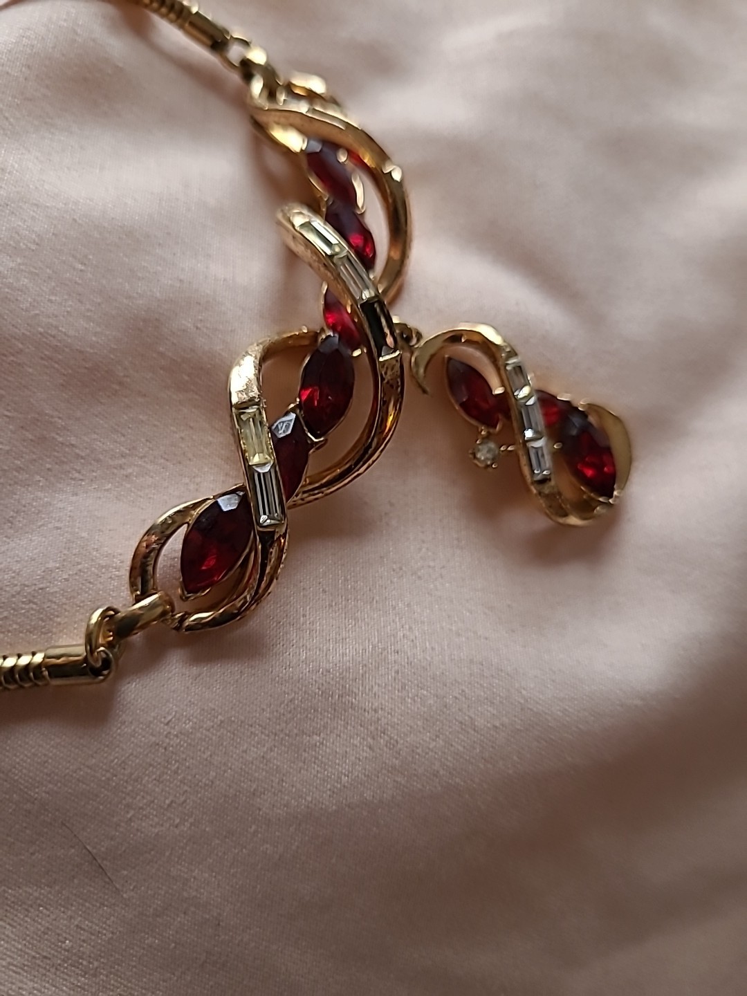 Vintage 1930s To 1950s Trifari RED Rhinestones Necklace