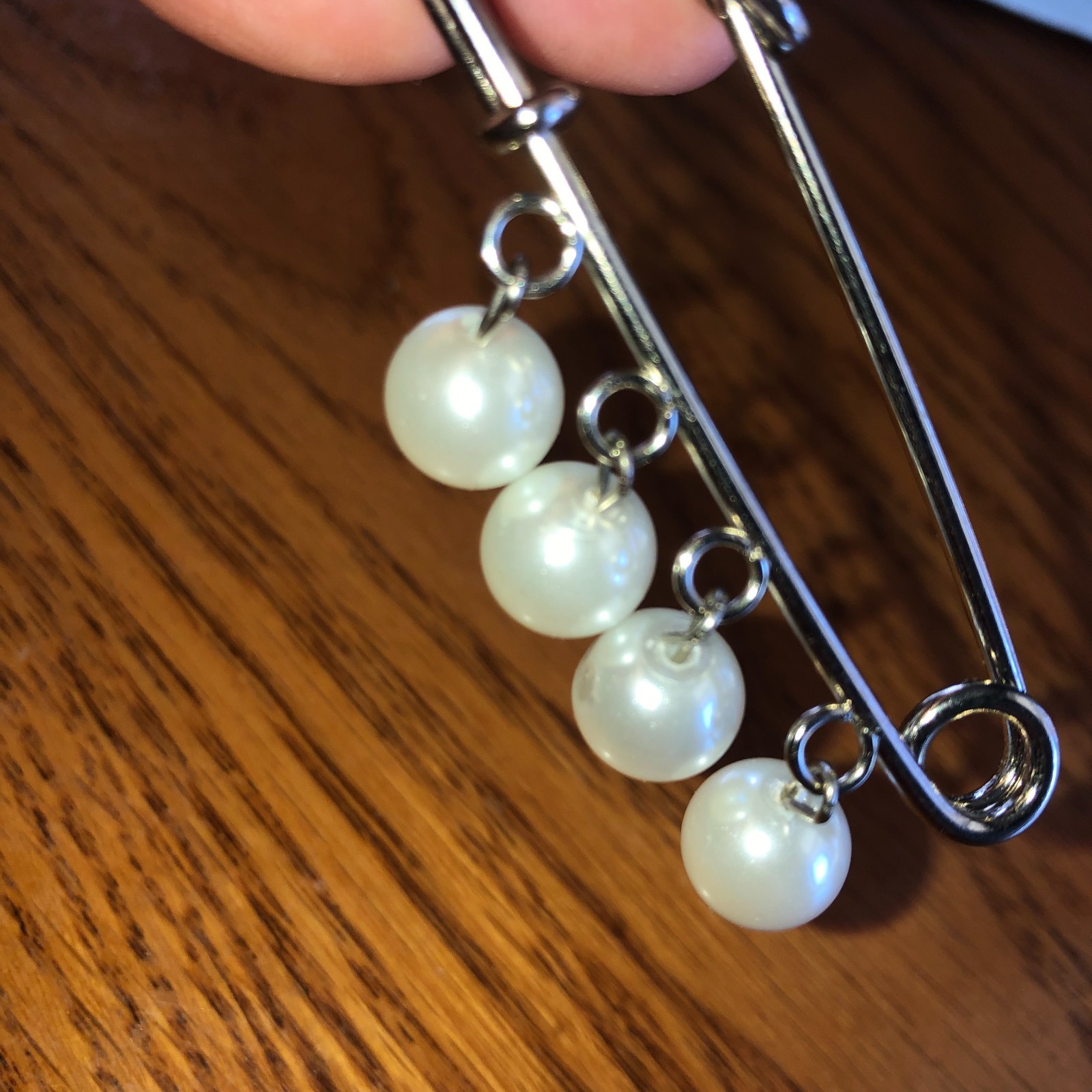 STAINLESS SafetyPin Brooch Clasp with 4 Dangling Faux Pearl Beaded Charms VTG