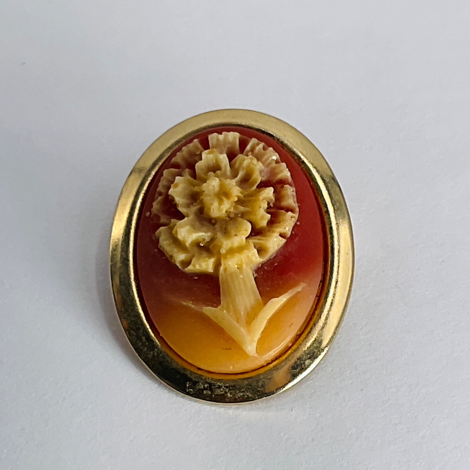 Vintage Brooch FLOWER Cameo Pin Resin Orange Cream Gold Tone Floral Oval 1”