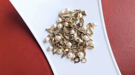 Vintage Twist Gold Tone Link Chain 54″ Necklace Faux Pearl Heart Dangle Charm