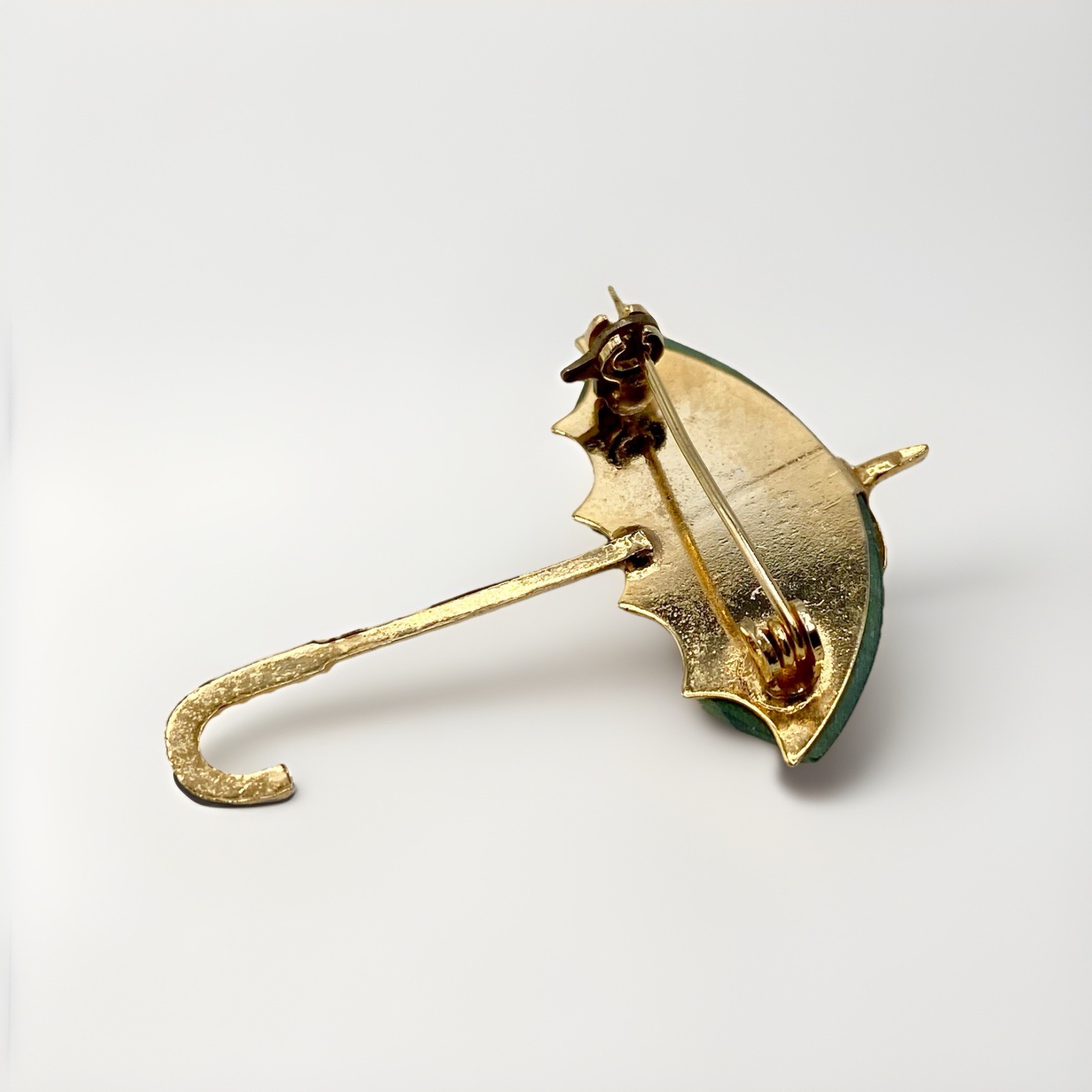 Vintage Jade Umbrella Brooch Carved Green Stone Figural Gold Asian Style Pin 60s