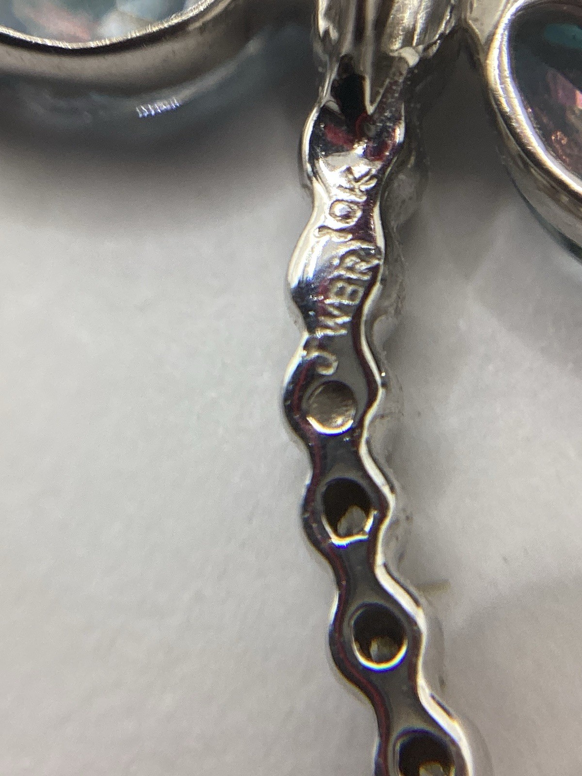 NOVEMBER BIRTHSTONE !! 10K White Gold Blue Topaz Dragonfly Pendant 1.73 Grams