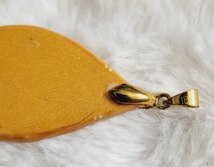 Vintage 18kt GP Gold Ivory Glazed Resin Necklace Pendant Gorgeous RARE WOW 😍