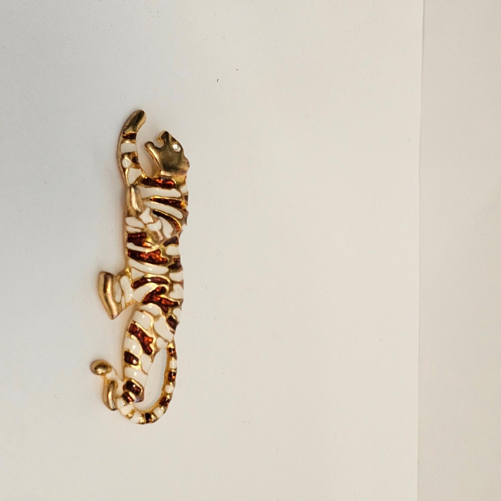 Vintage Gold Tone Enameled Panther White Brown Shimmer Brooch Pin