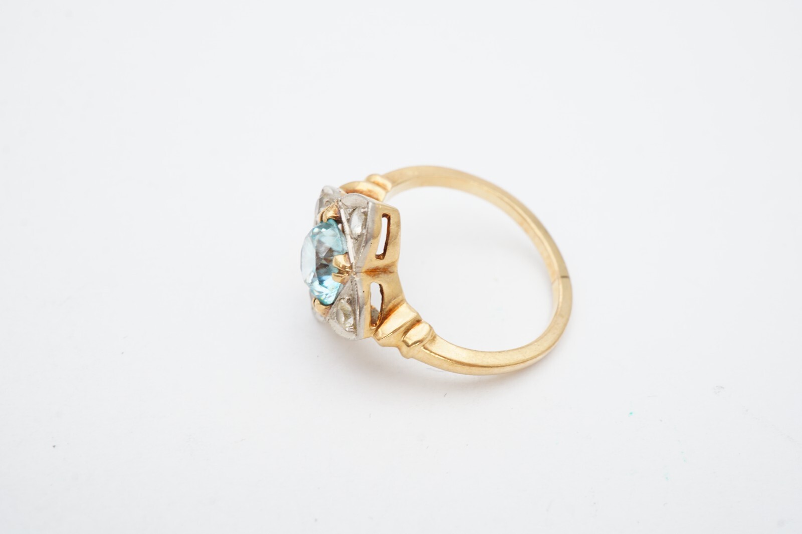 Vintage 10k Yellow Gold Blue Stone Ring Size 5