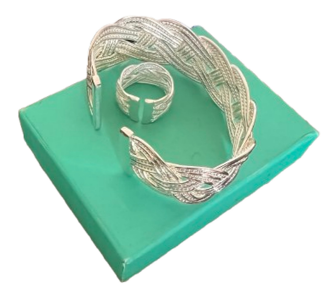 Fine 925 Sterling Silver Taxco bracelet and ring Set