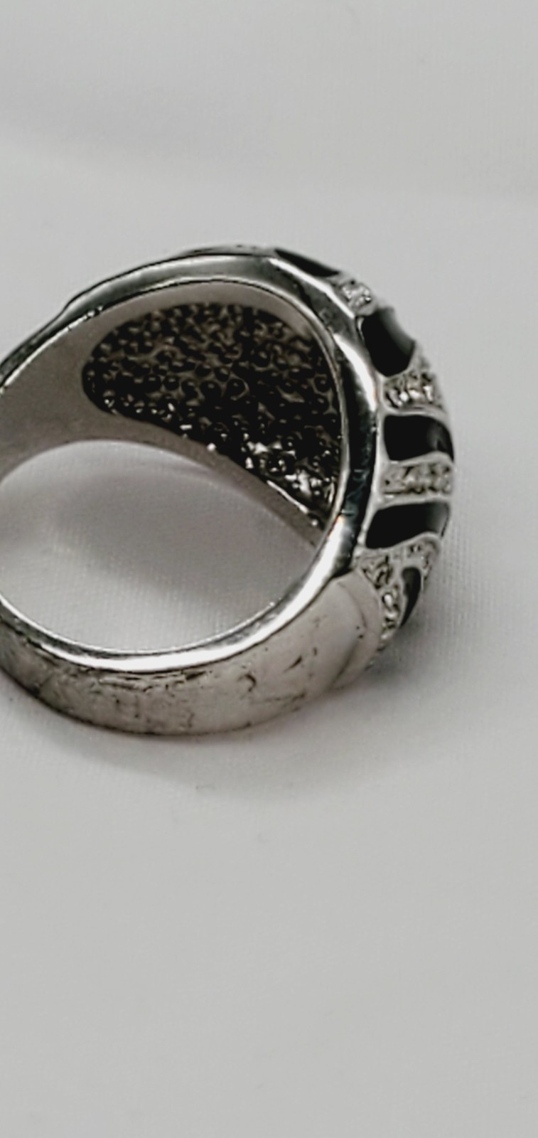silver-tone and black enamel with rhinestone domed shaped size 9.25 ring