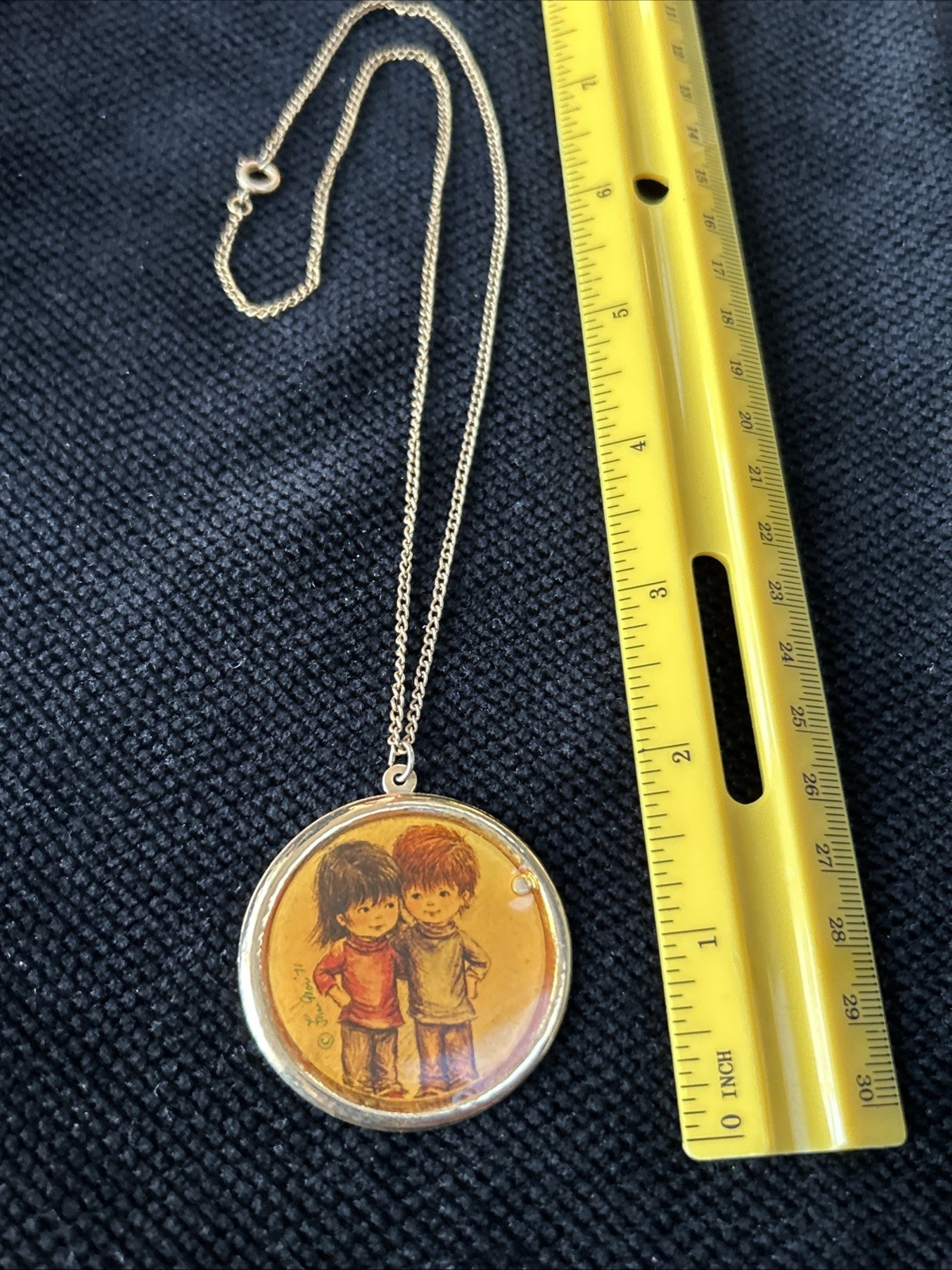 VINTAGE 1971 Fran Moore Moppetts Best Friends Necklace Gold Tone