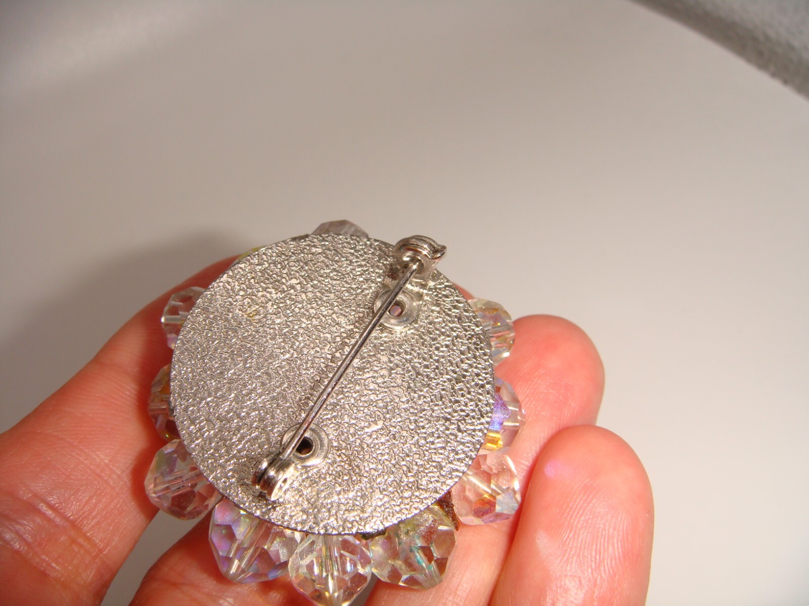 VINTAGE AURORA BOREALIS BEAD CLUSTER ROUND PIN BROOCH ESTATE