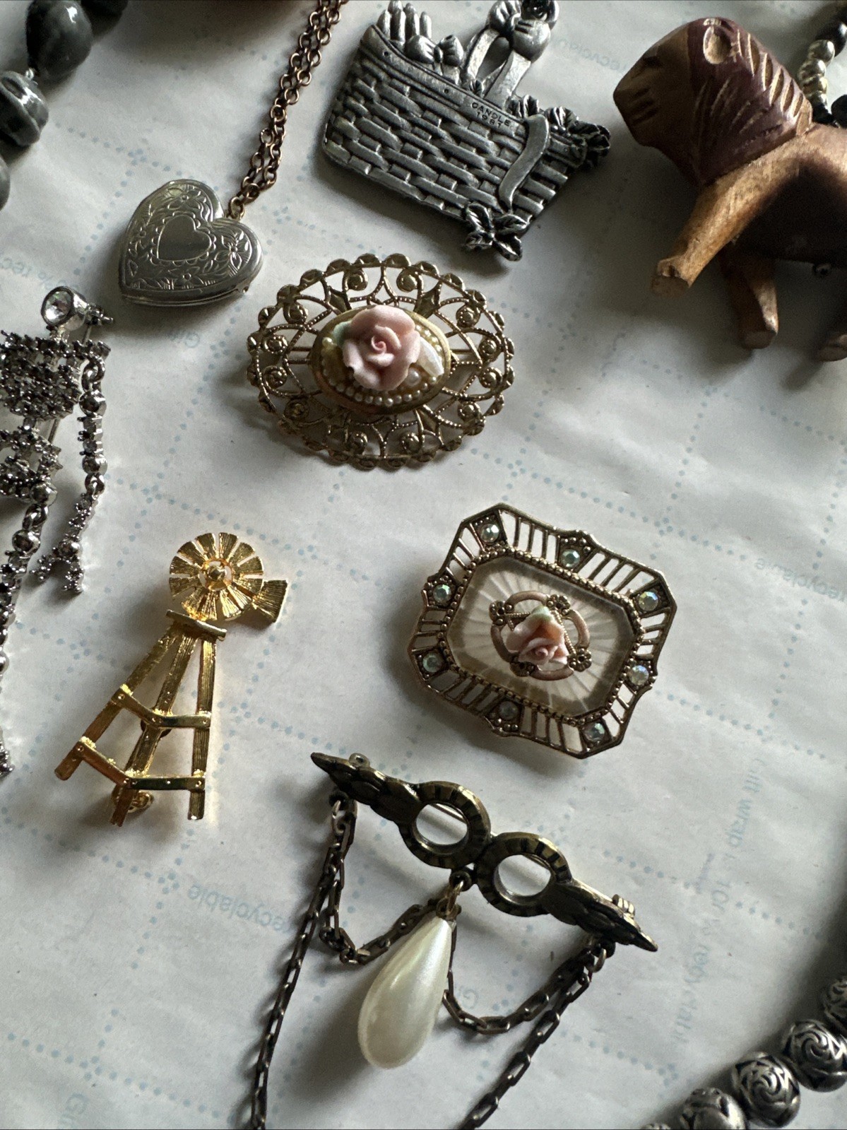 Lot Of Vintage Jewelry Mix Signed Unsigned Mix
