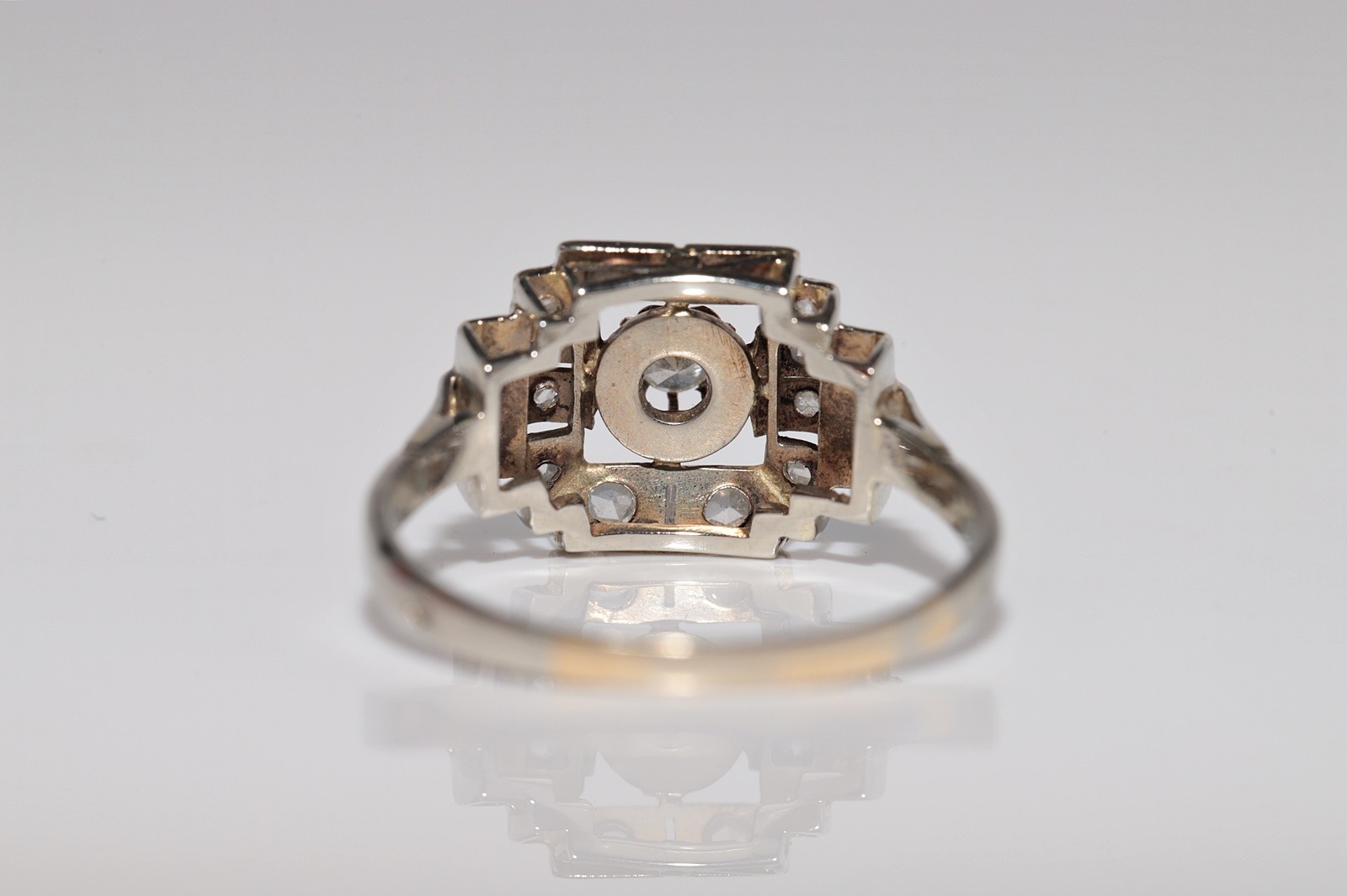 Antique Circa 1920s Art Deco Handcrafted 18k Gold Natural Diamond Ring