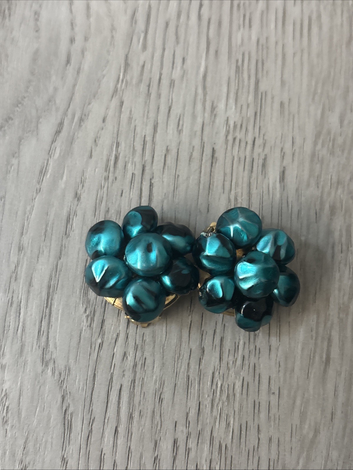 Vintage Beautiful Turquoise Beaded Necklace And Clip On Earrings Set