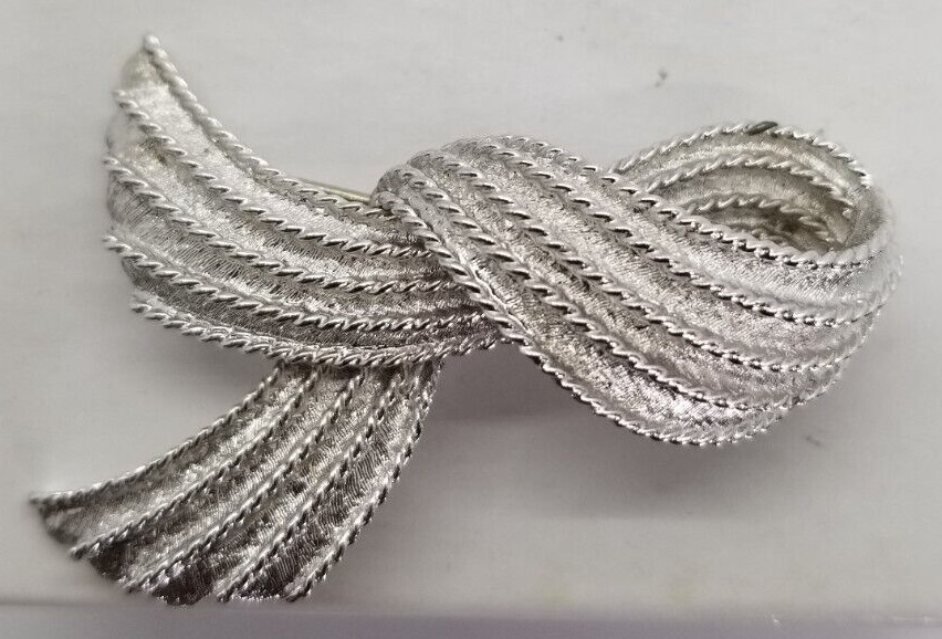 MONET Brooch Silver Tone Swirl Ribbon Textured Vintage 2.5″