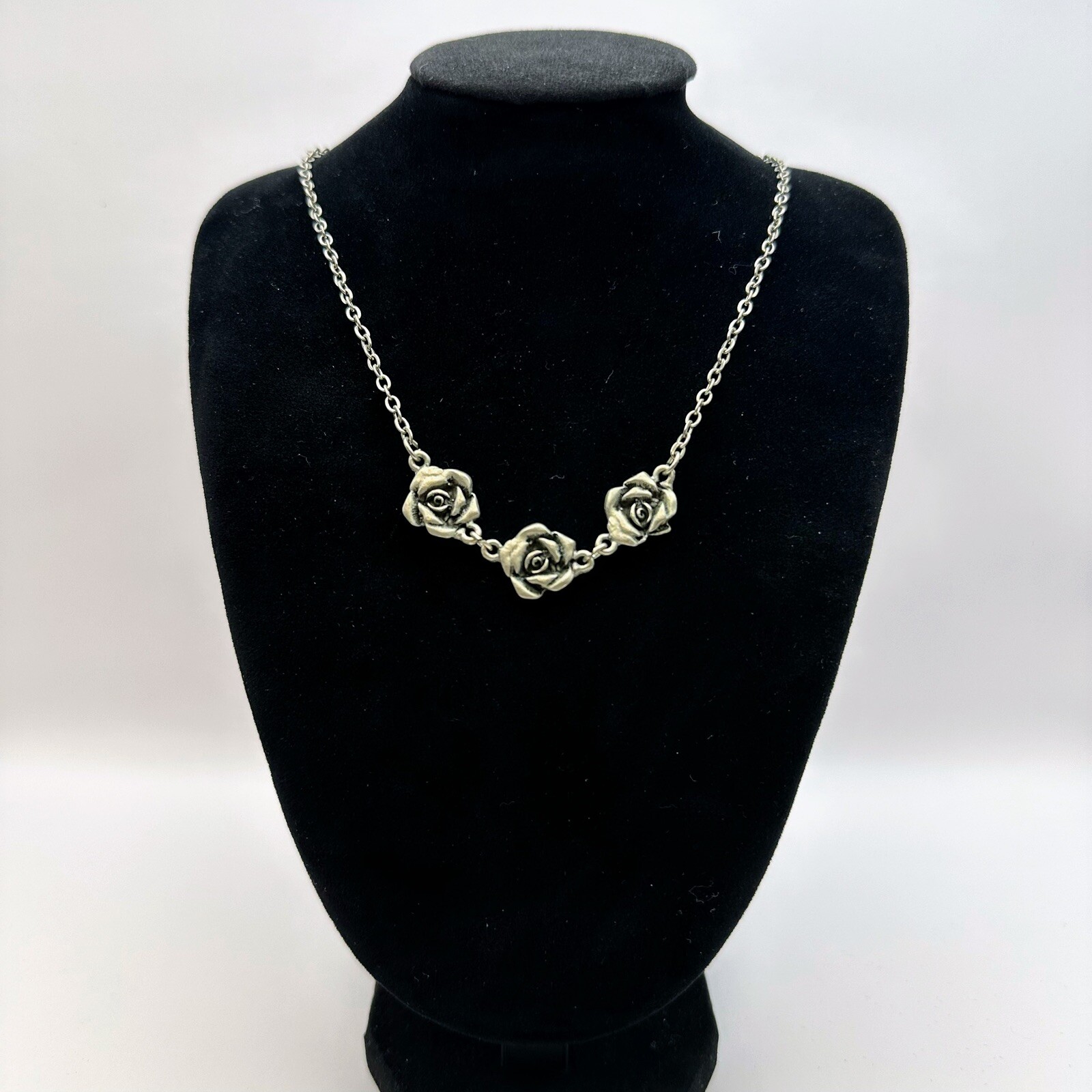 Y2K Pewter Floral Rose Charm Boho Chic Romance Witch Nature Goth Necklace Prom