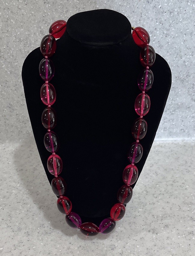 JOAN RIVERS Oval Lucite Chunky Bead Necklace~Purple Pink Red Berry Colors~Estate