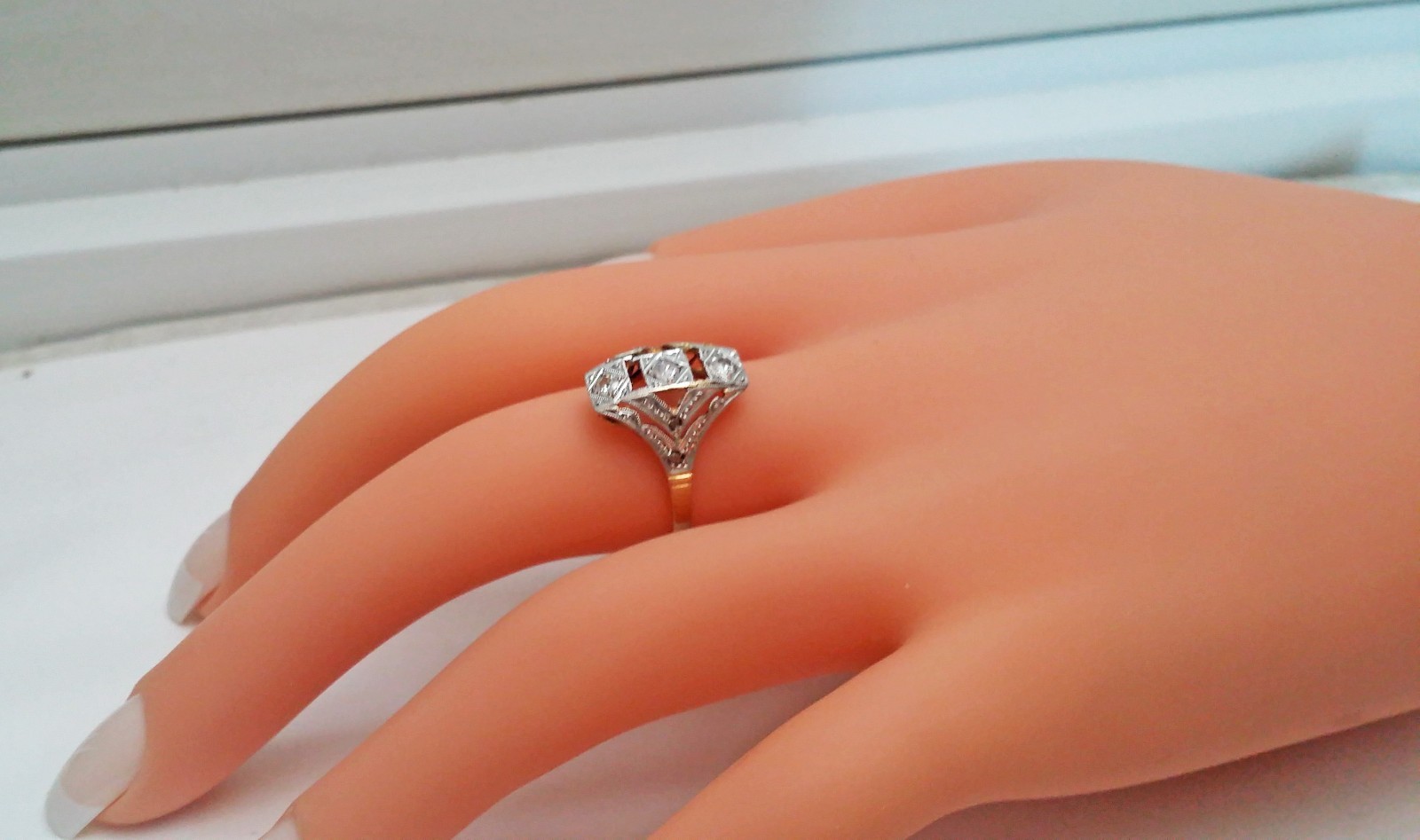 BEAUTIFUL VINTAGE ESTATE ART DECO 18K GOLD & 0.35CT DIAMONDS STYLISH RING