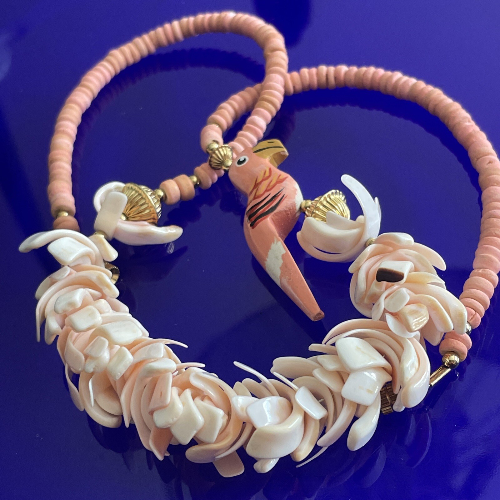 Vintage Peach & White Natural Sea Shell & Fun Parrot Beach Wear 23″ Necklace Z29