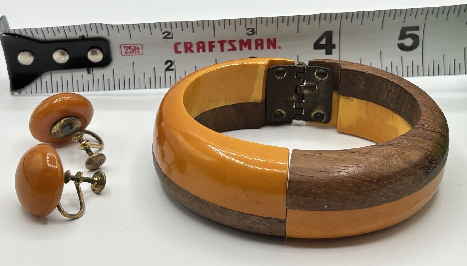 VTG Hinged 1930’s- 1950’s Wooden Clamper Bracelet & Bakelite Screw Back Earrings