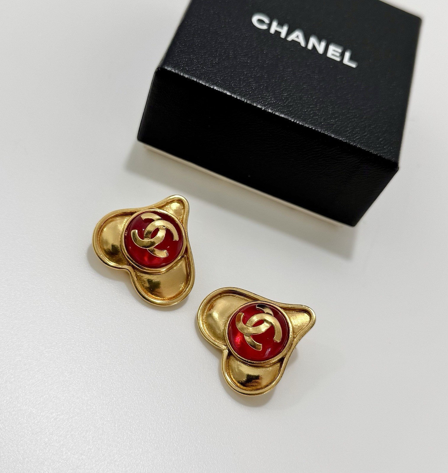 Chanel Heart 95P Gold Red CC Runway Vintage Rare Color Earrings Coco Mark 1995
