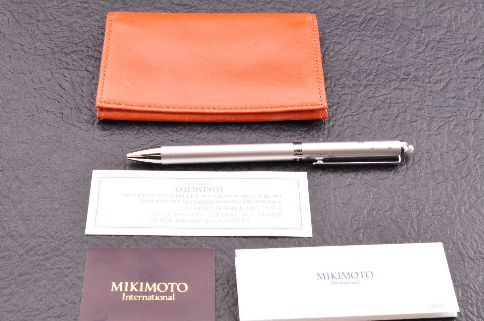 Near mint Japan brand “MIKIMOTO” Akoya pearl Ballpoint pen and pass case Gift.