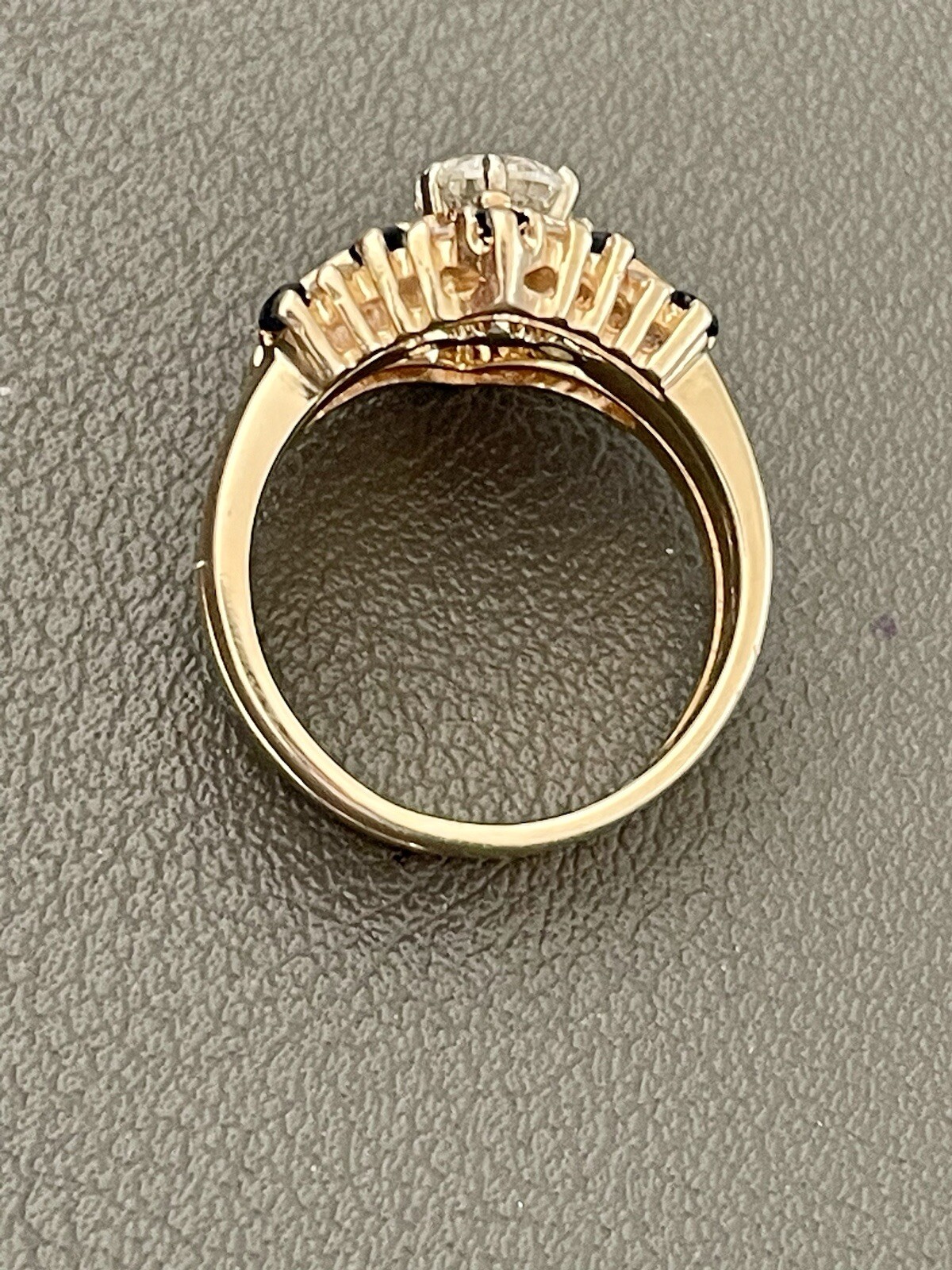14KT Yellow Gold Sapphire and Diamond Ring. Size 5.75(BU8)