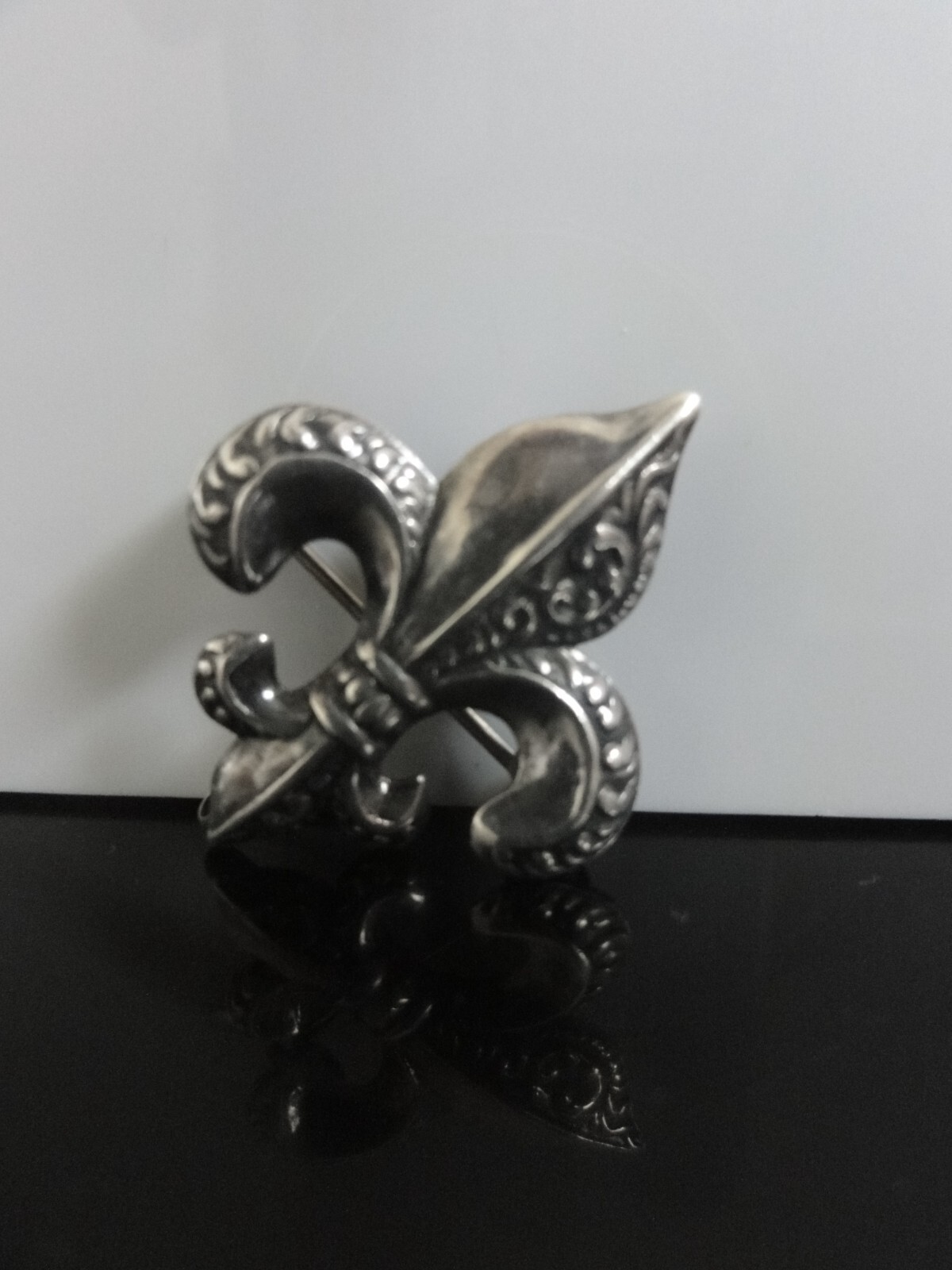 Antique Lovely Embossed 925 Sterling Silver Lily Flower Revere Brooch Pendant