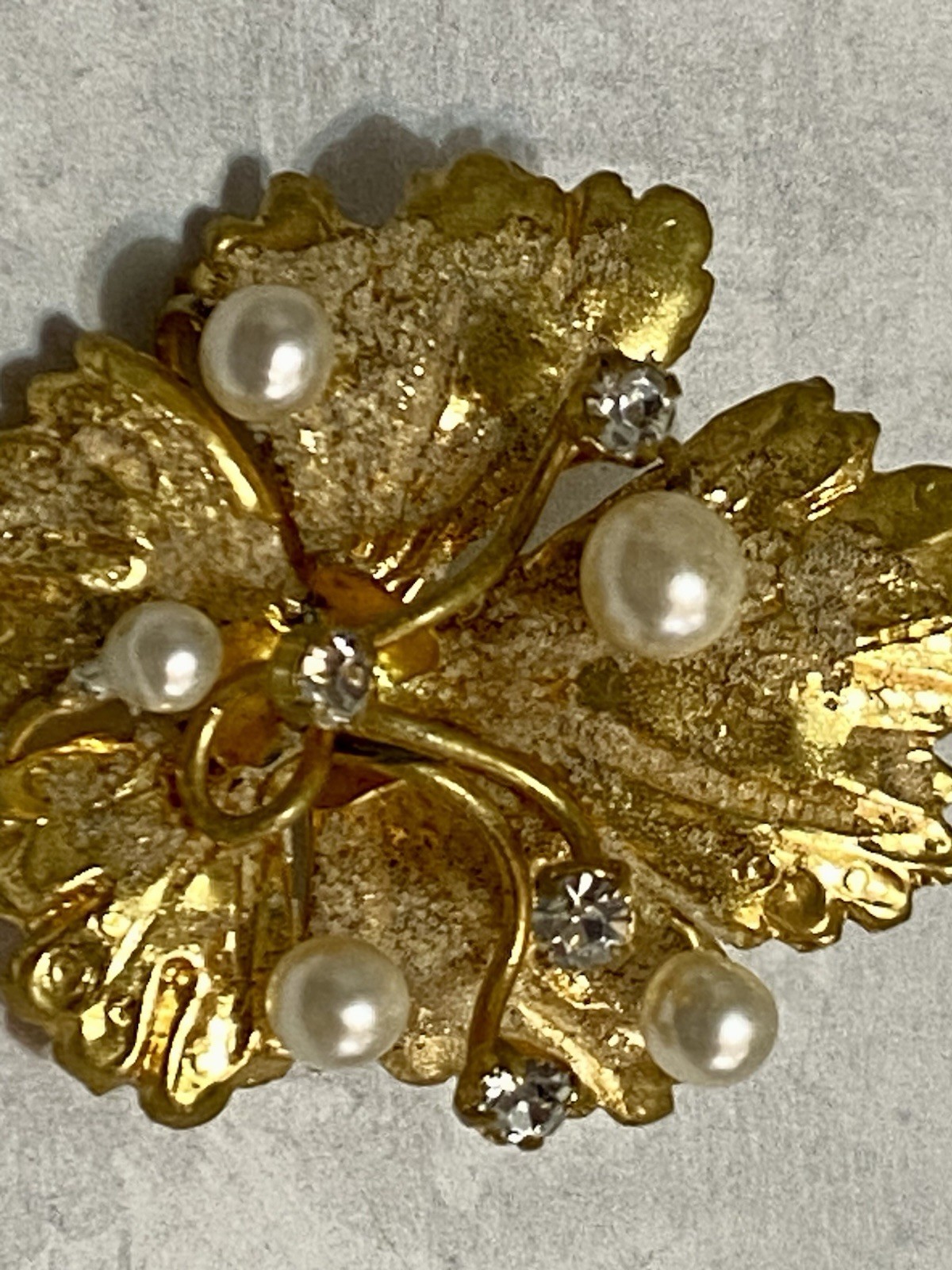 Vintage Gold Tone Brooch Leaf Clear Rhinestones & Pearls Made In Austria