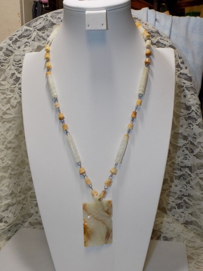 J924-VINTAGE NECKLACE~ONYX STONE~EARTH TONES~24″~TRIBAL