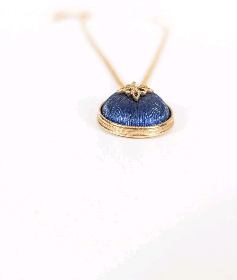 Avon Blue Egg Shaped Pendant Necklace 17.5 In