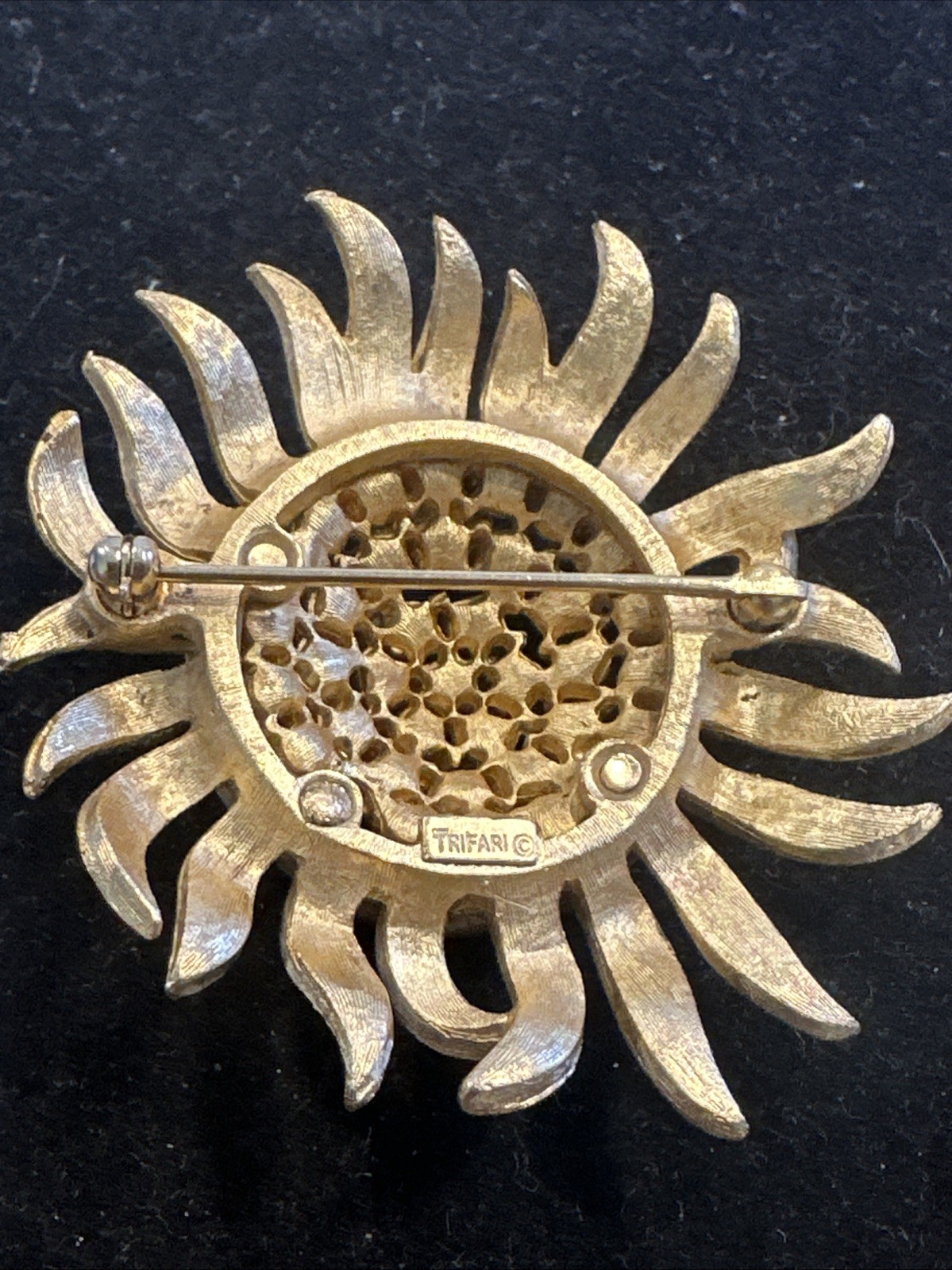 Vintage Crown Trifari Pin Brooch GoldTone Demi-Parure Sunflower Flower 2″