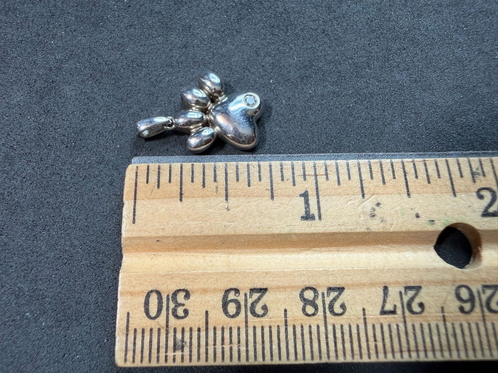 1.69g Vintage Sterling Silver 925 Paw Print Pendant Heart Shaped Detail Round M